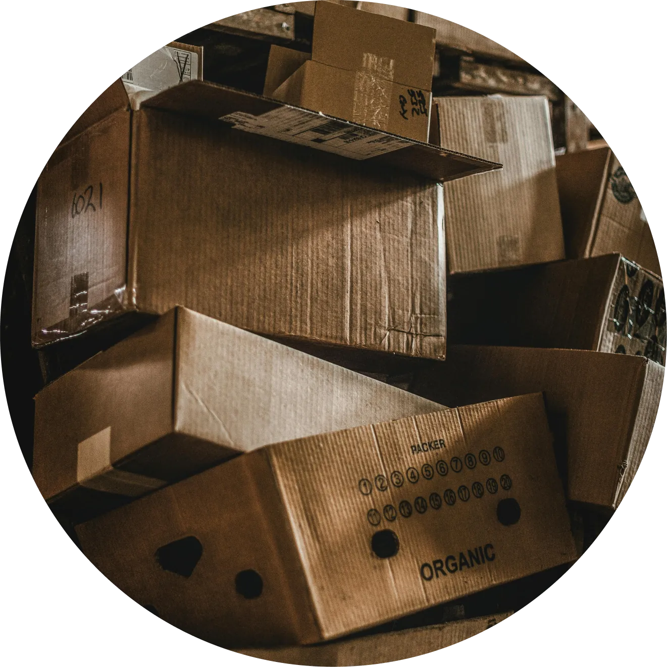 Cajas de cartón reciclado apiladas